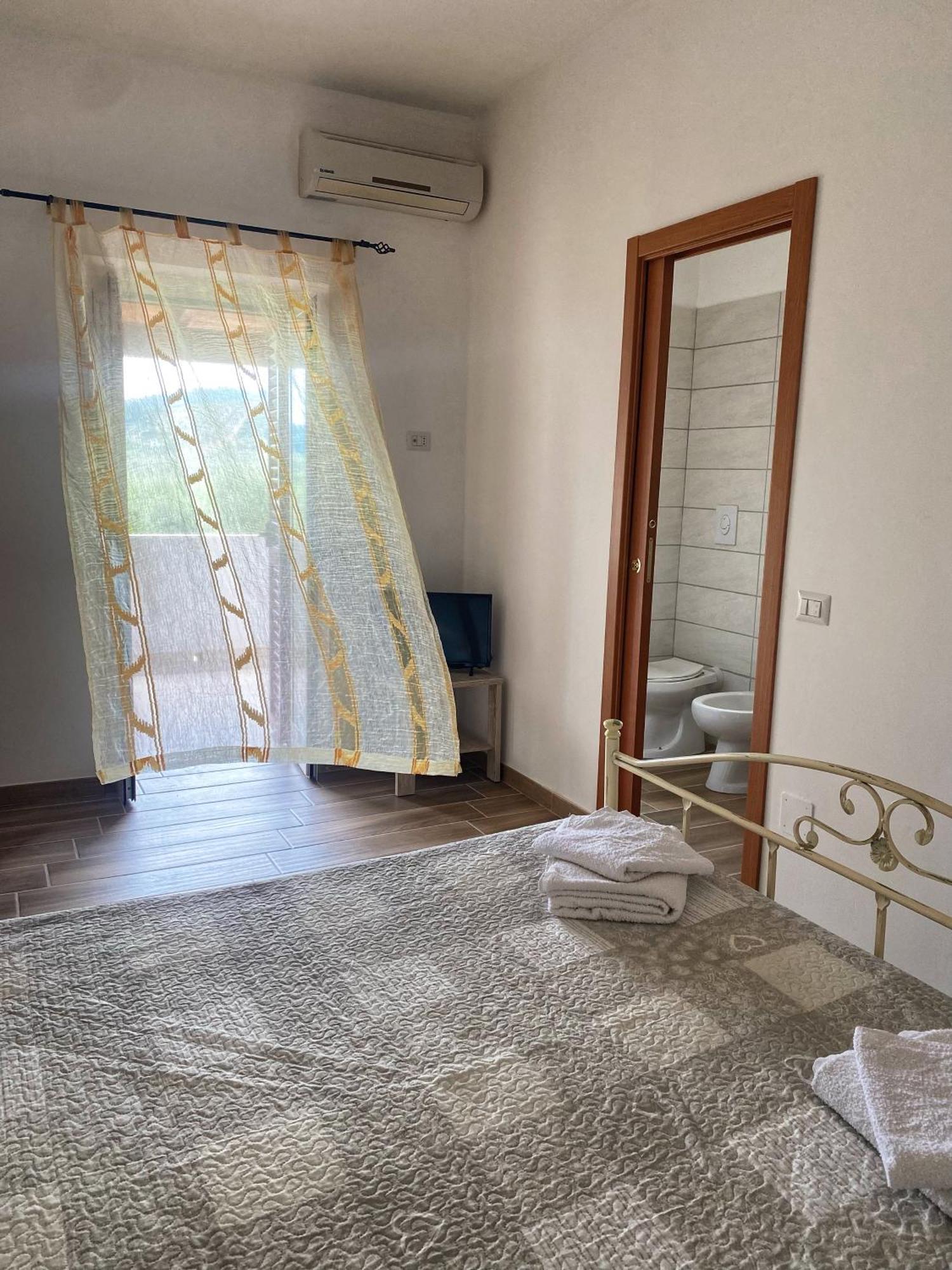 Agriturismo Azzarone فيستَ المظهر الخارجي الصورة