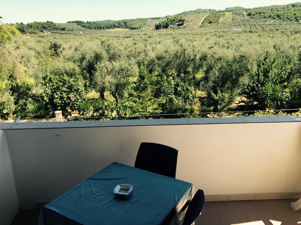 Agriturismo Azzarone فيستَ المظهر الخارجي الصورة